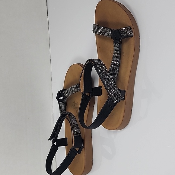 2/$15 Link Soft Black and Silver Big Kid  Strappy Sandals Size 3 - Picture 1 of 11